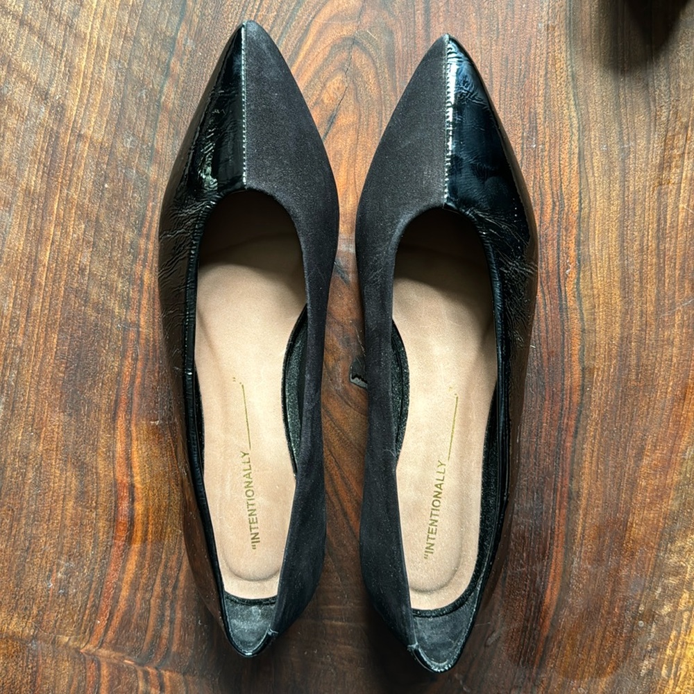 Black Kev Flats Pointed Toe